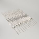 1750 2035 Bestickuppsätt..